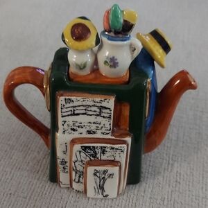 Vintage 1996 Issue Tony Carter Teapot "The Artist." Mint Condition